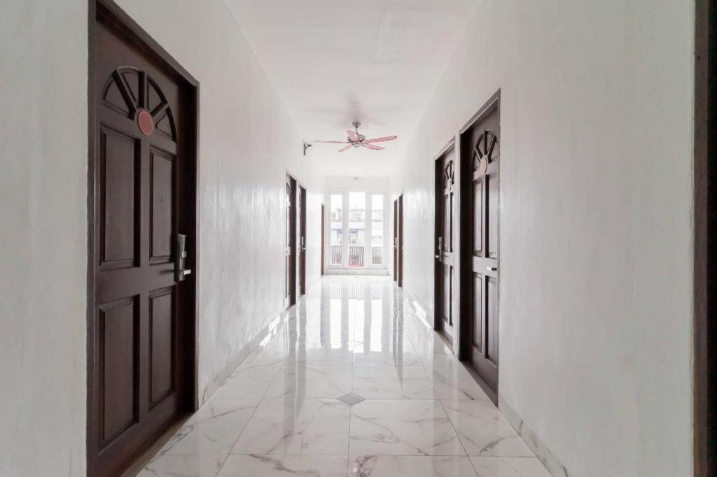 Reddoorz Plus @ Jalan Veteran Palembang Esterno foto
